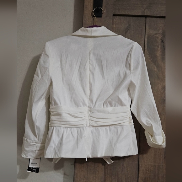 J.R. Nites by Caliendo white stretch traffeta wrap blouse with bow. Size 8. NWT - Picture 2 of 10